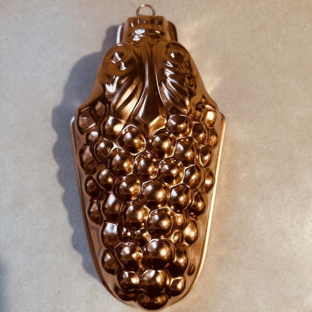 Copper Color Aluminum Grapes Design Jello Mold Wall Hanging Farmhouse Décor 4Cup - Picture 13 of 13
